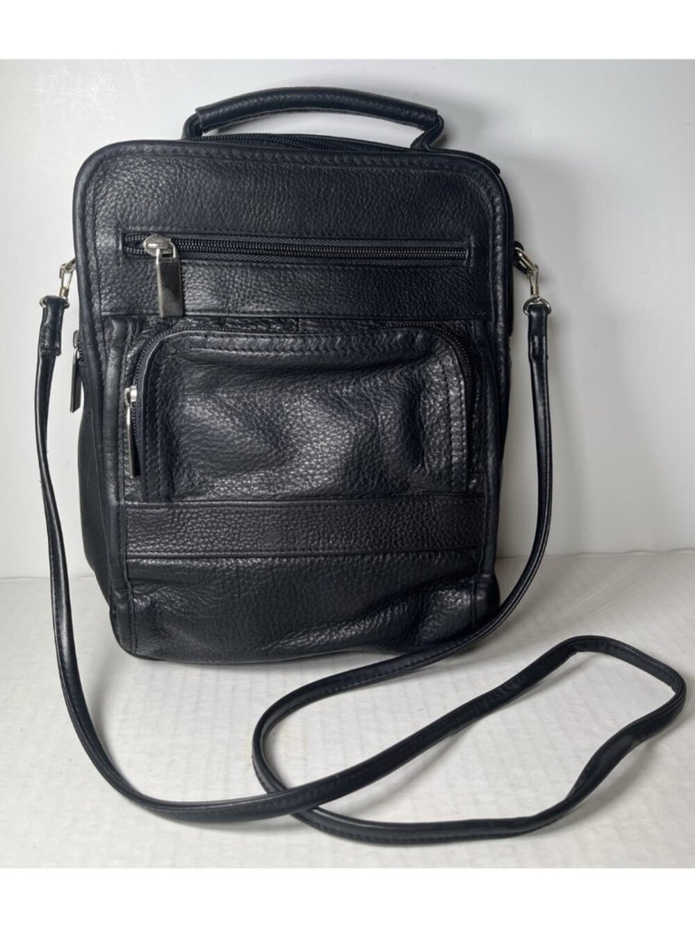 Wilsons Black Leather Multi Pocket Crossbody Messenger Bag